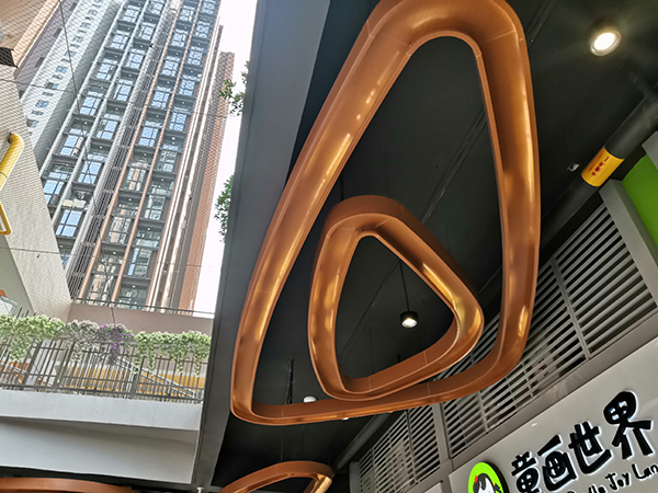 鋁單板室內(nèi)走廊