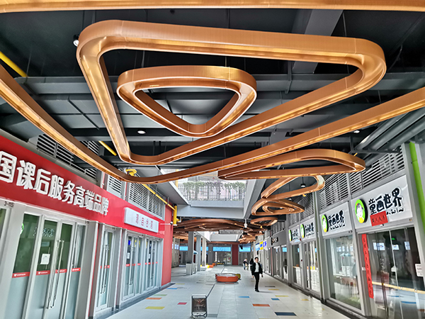 鋁單板室內(nèi)幕墻過道