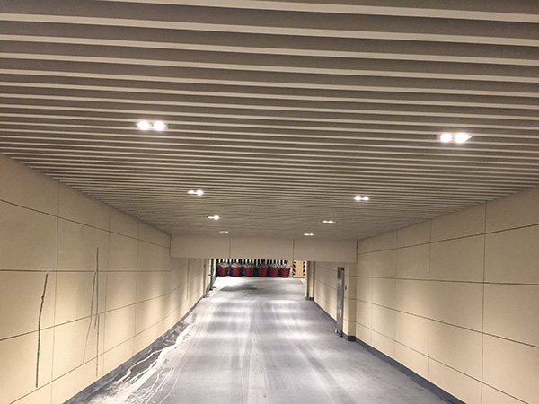 地下車庫出口
