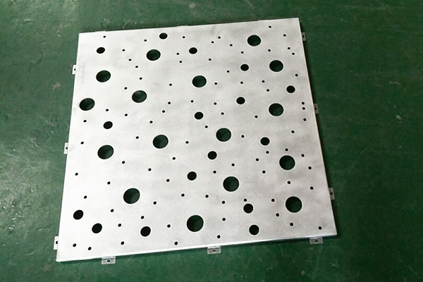 不規(guī)則沖孔鋁單板半成品